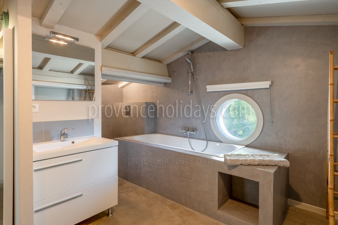 29 - Maison Aubert: Villa: Bathroom
