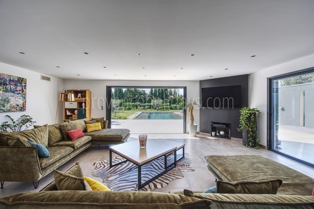 45 - House with pool house in Eyguières: Villa: Interior