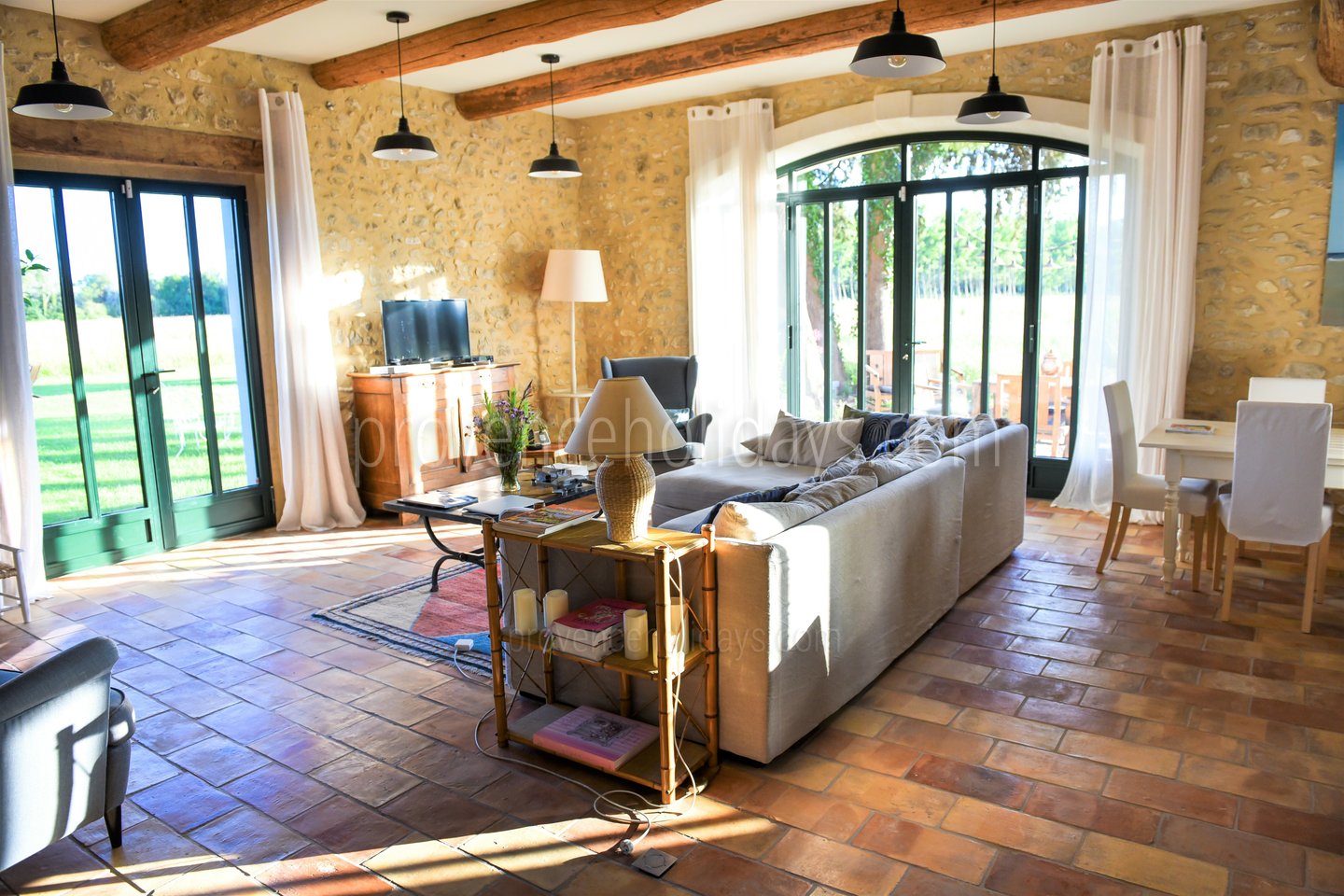 48 - Mas du Vaucluse: Villa: Interior