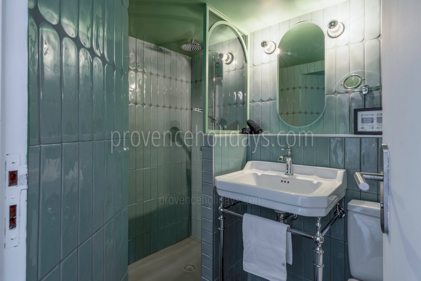 39 - Le Moulin de Gordes: Villa: Bathroom