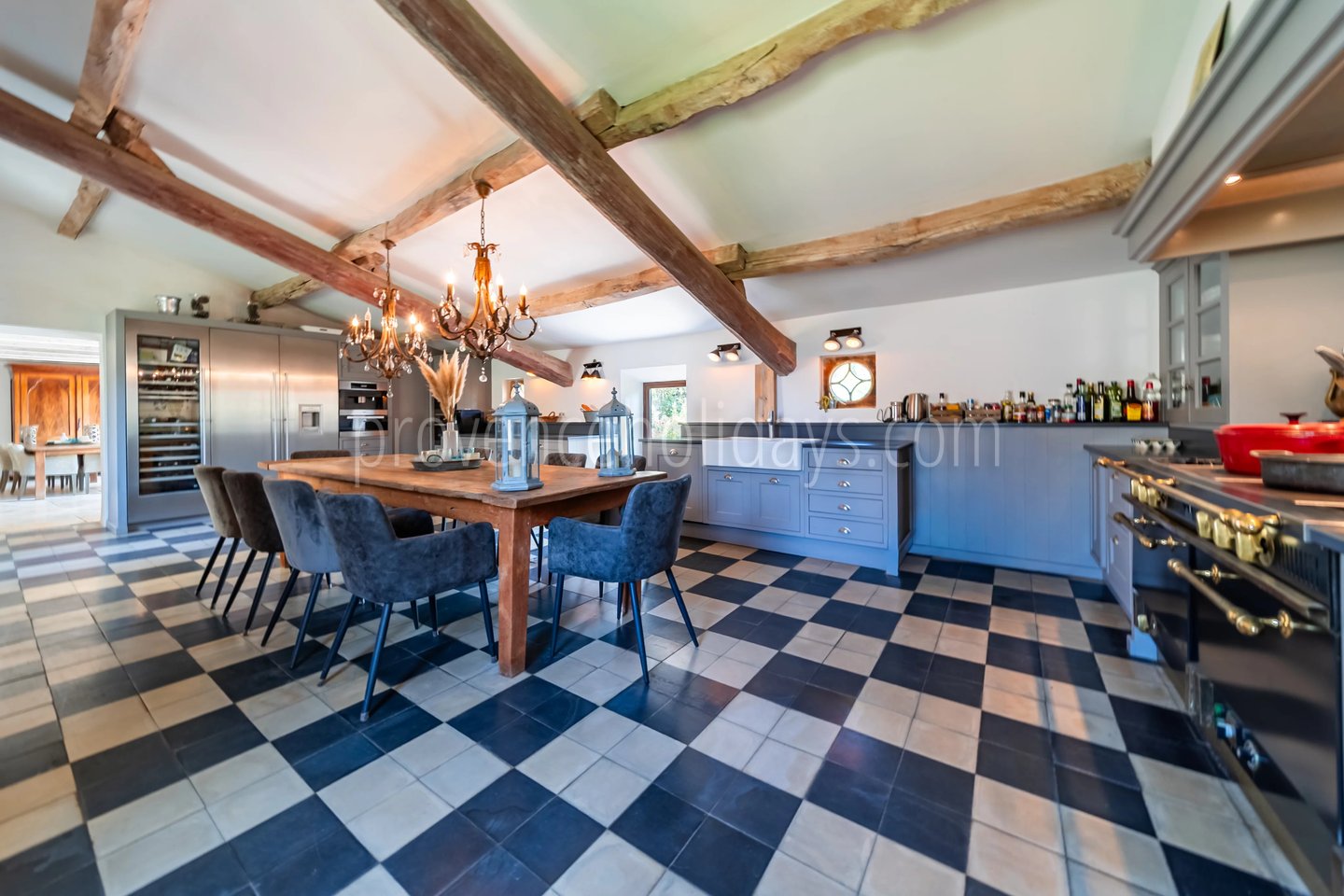 12 - Hameau en pierre à L\'Isle-sur-la-Sorgue: Villa: Interior
