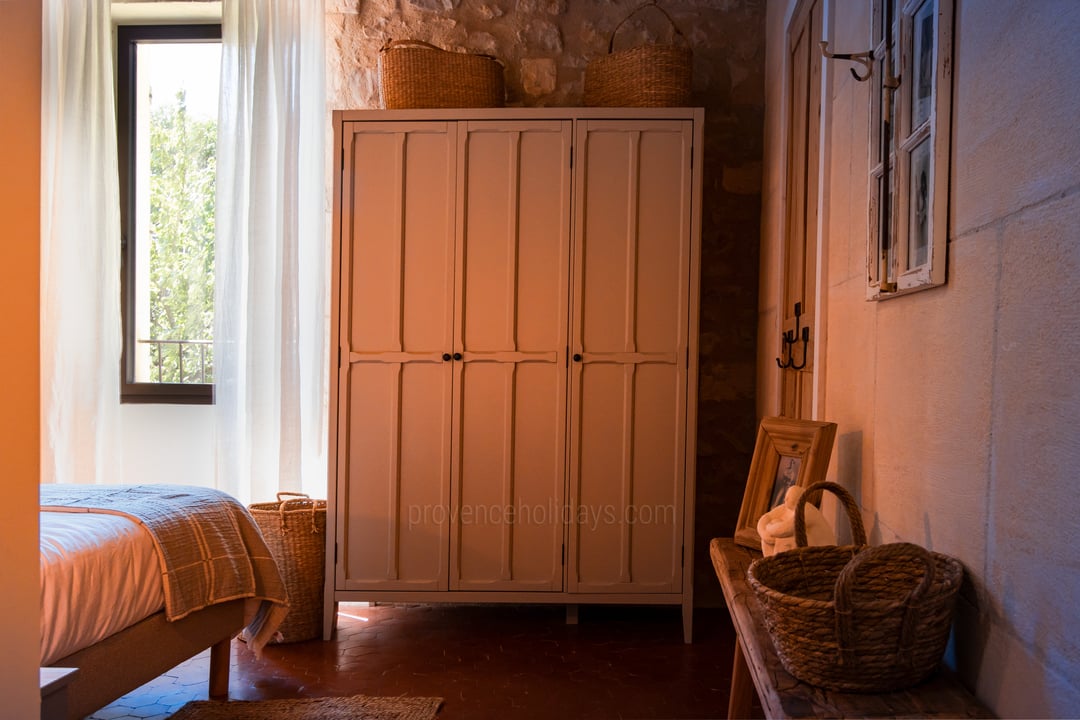 63 - Mas des Pommiers: Villa: Interior