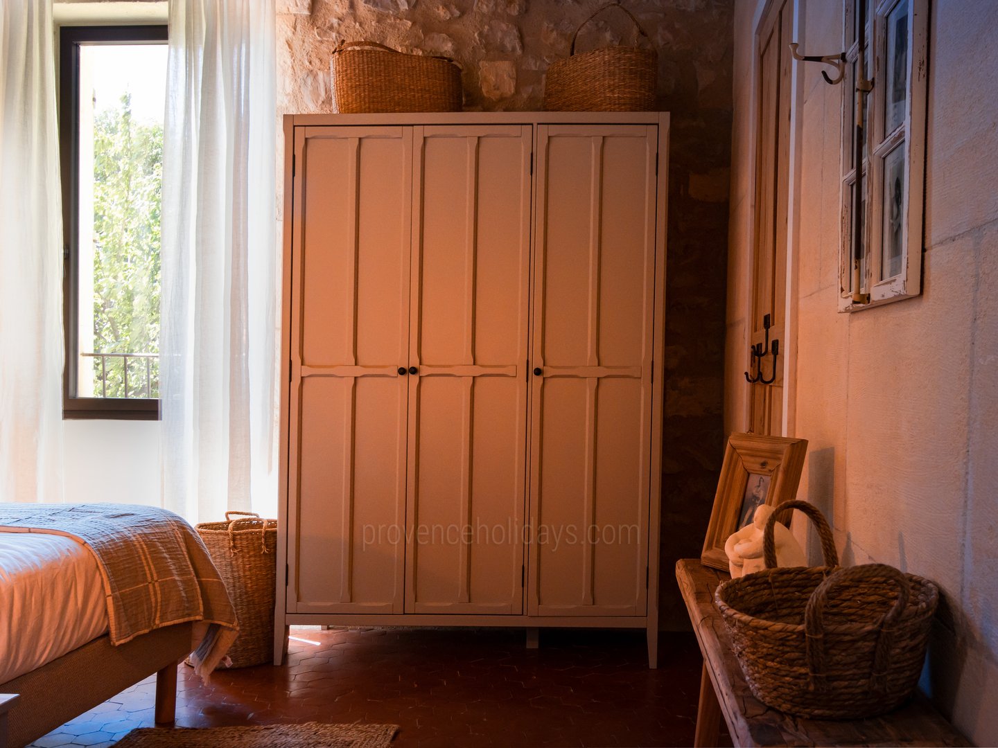 63 - Mas des Pommiers: Villa: Interior
