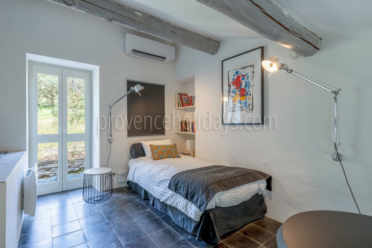 37 - Le Moulin de Gordes: Villa: Bedroom