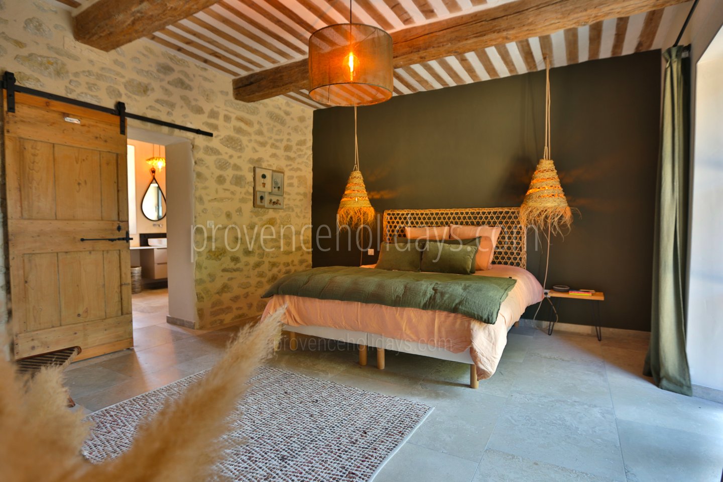 23 - Mas des Lumières: Villa: Bedroom 1