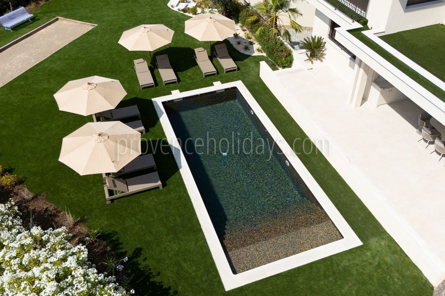 17 - Villa Coco: Villa: Pool