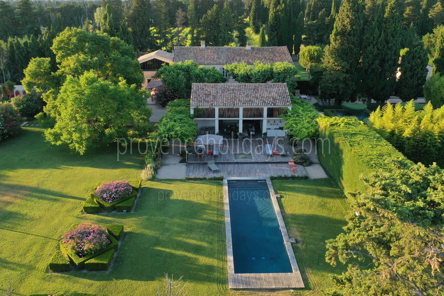 29 - Mas des Étoiles: Villa: Exterior