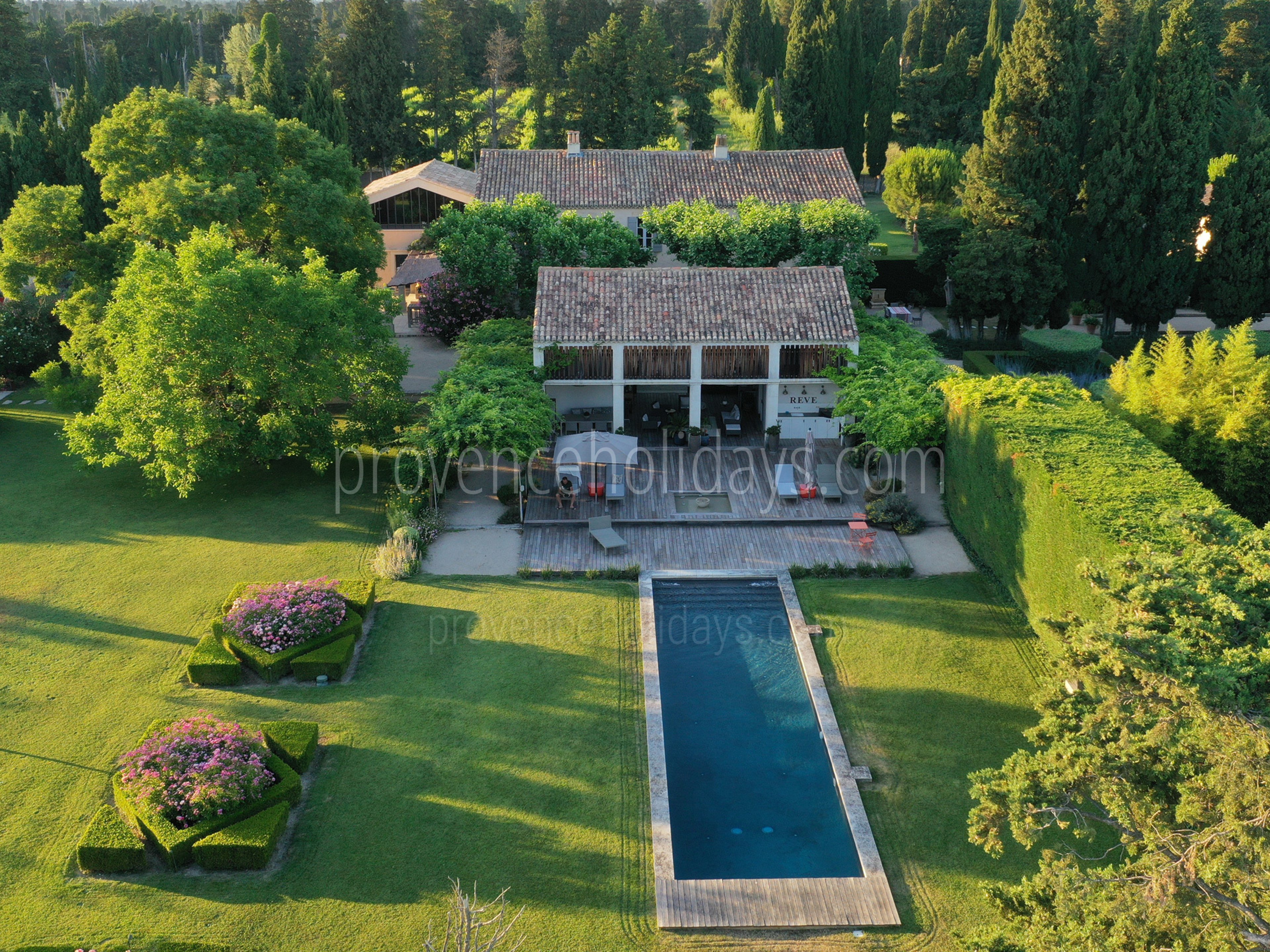 29 - Mas des Étoiles: Villa: Exterior