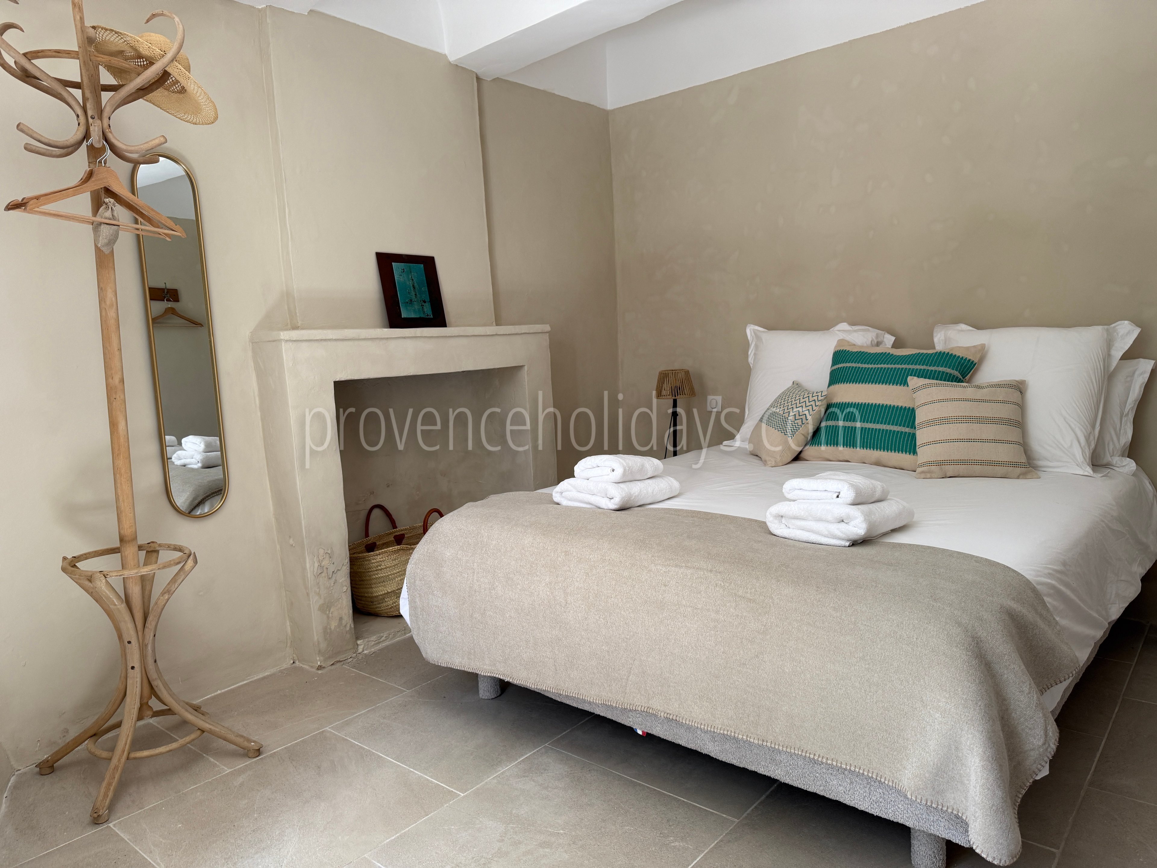 21 - Le Clos des Magnans: Villa: Bedroom