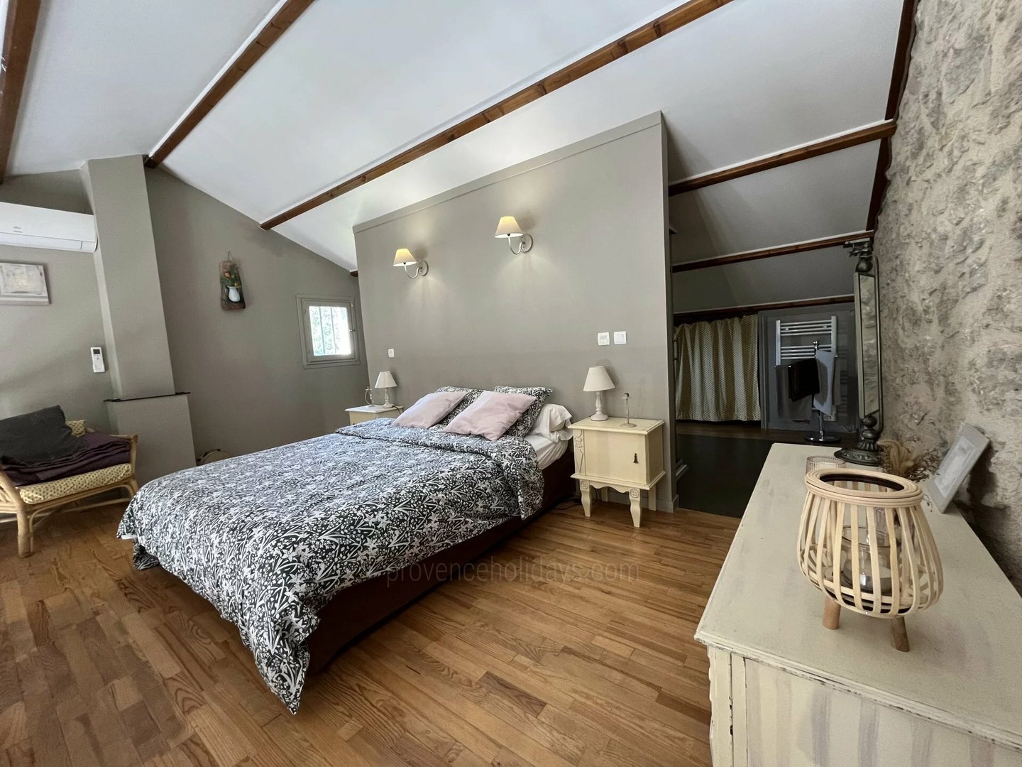 10 - Mas des Courses: Villa: Bedroom