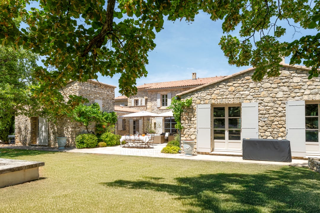 48 - Mas de Saint-Jean: Villa: Exterior