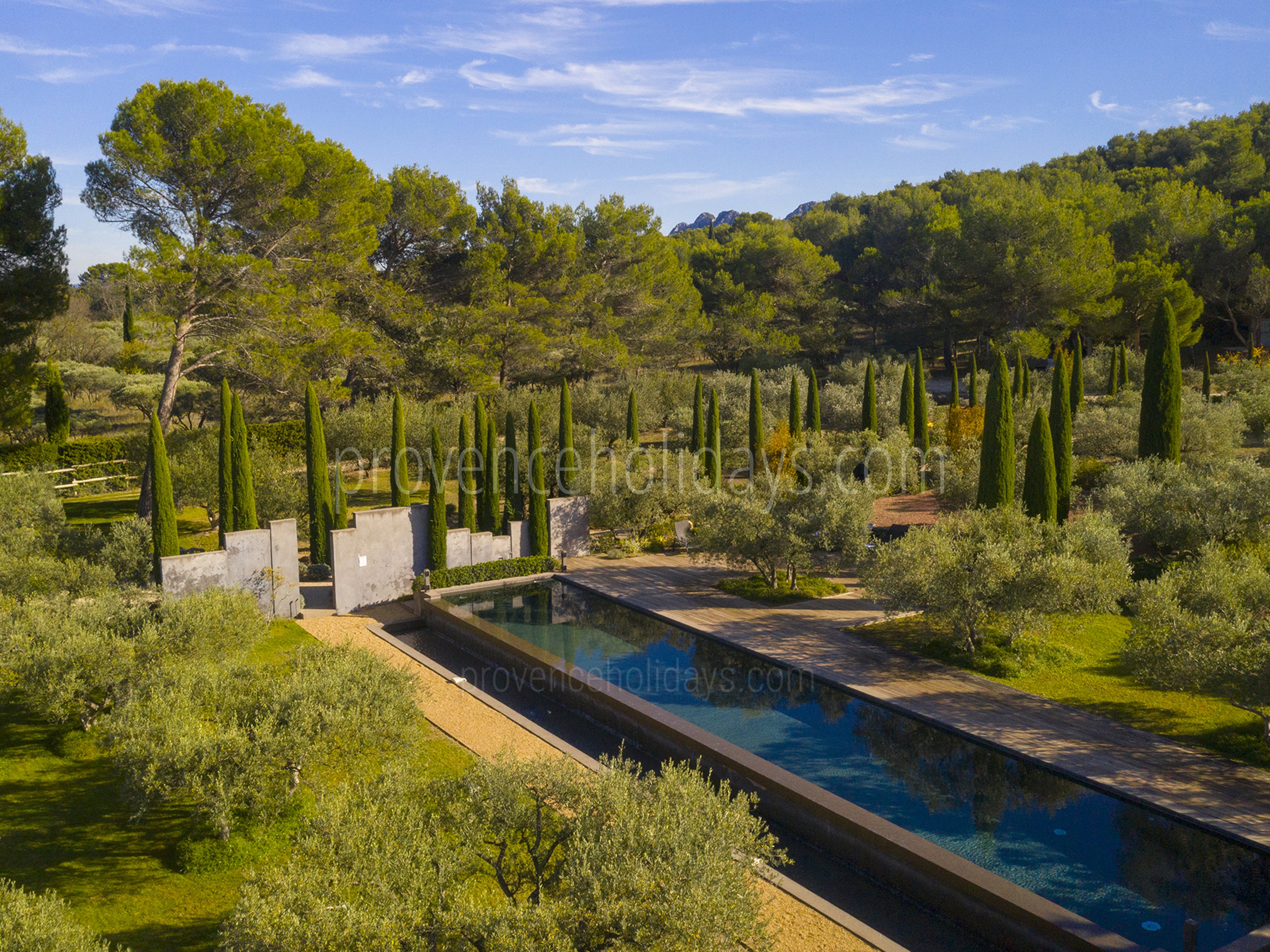 1 - Mas des Alpilles: Villa: Exterior