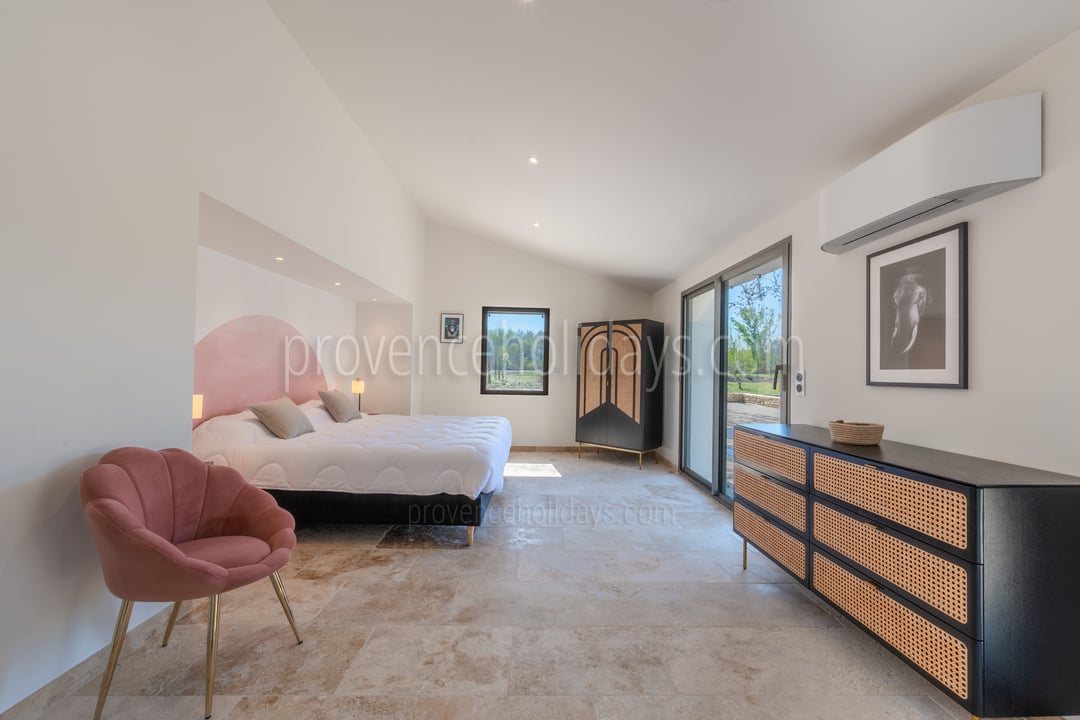 30 - Mas du Canal: Villa: Bedroom