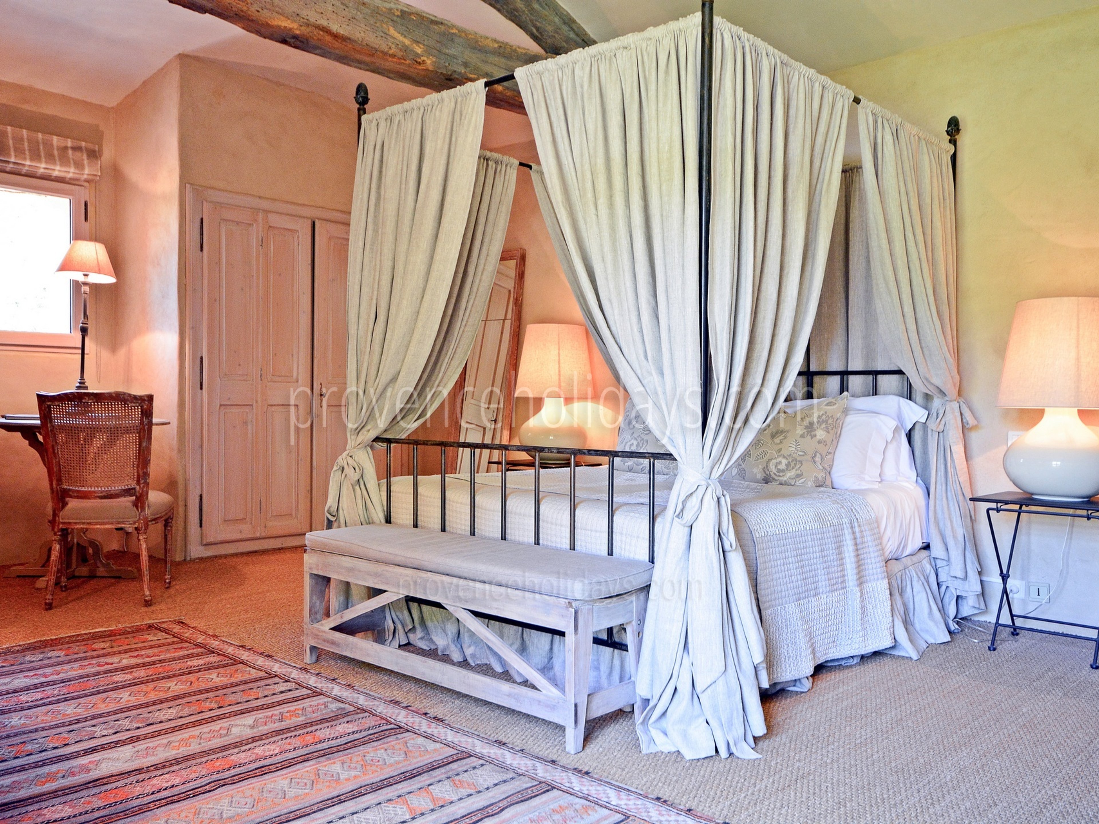 39 - Mas Goult: Villa: Bedroom