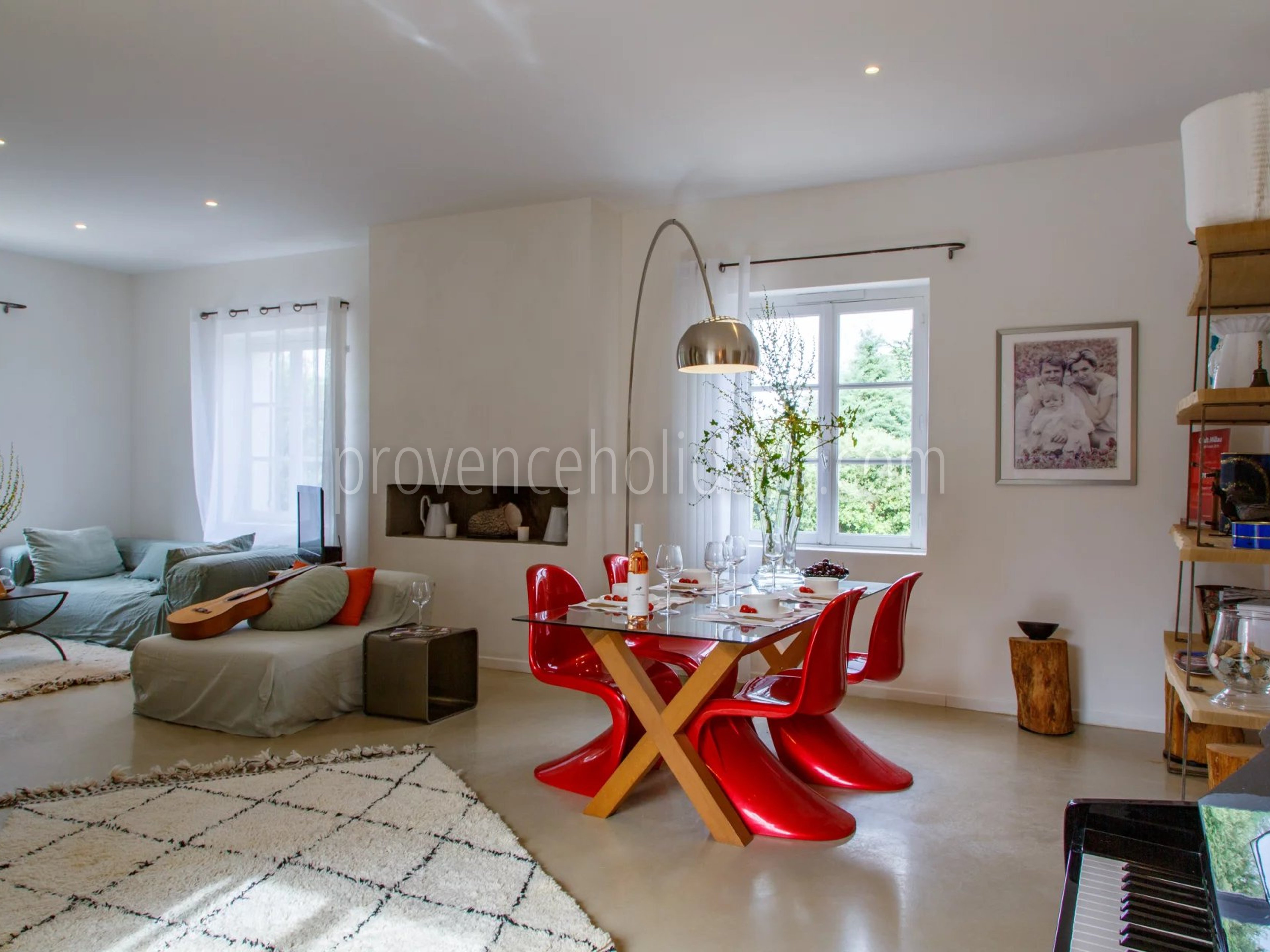 7 - Stone bastide with pool in Bonnieux: Villa: Interior