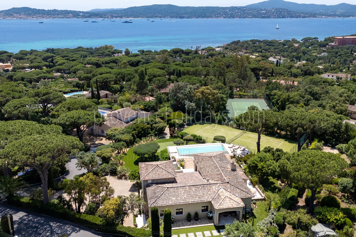 15 - Résidence Celestine: Villa: Exterior