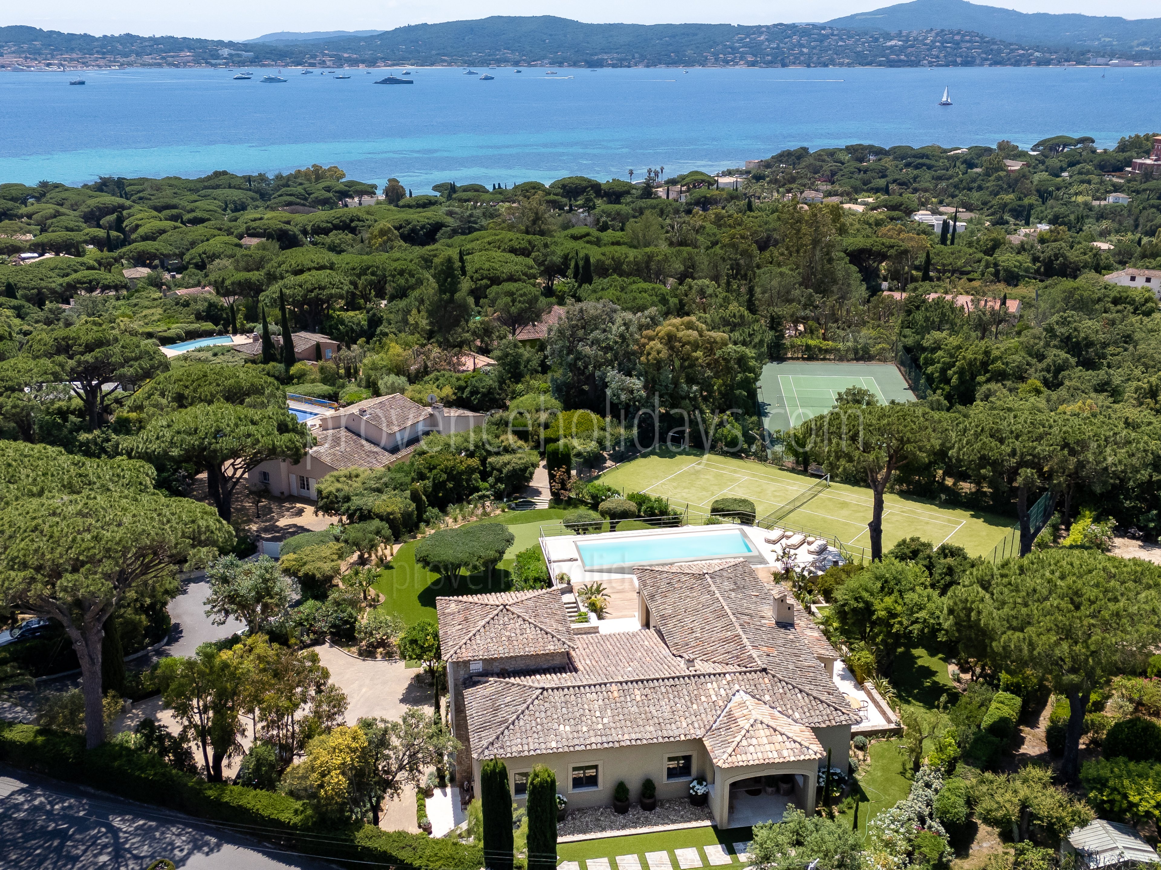 15 - Résidence Celestine: Villa: Exterior