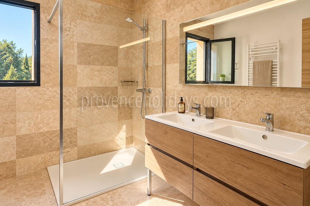 12 - Maison contemporaine à Ménerbes: Villa: Bathroom