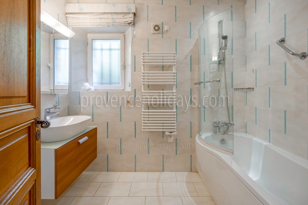31 - La Pierre d\'Or: Villa: Bathroom