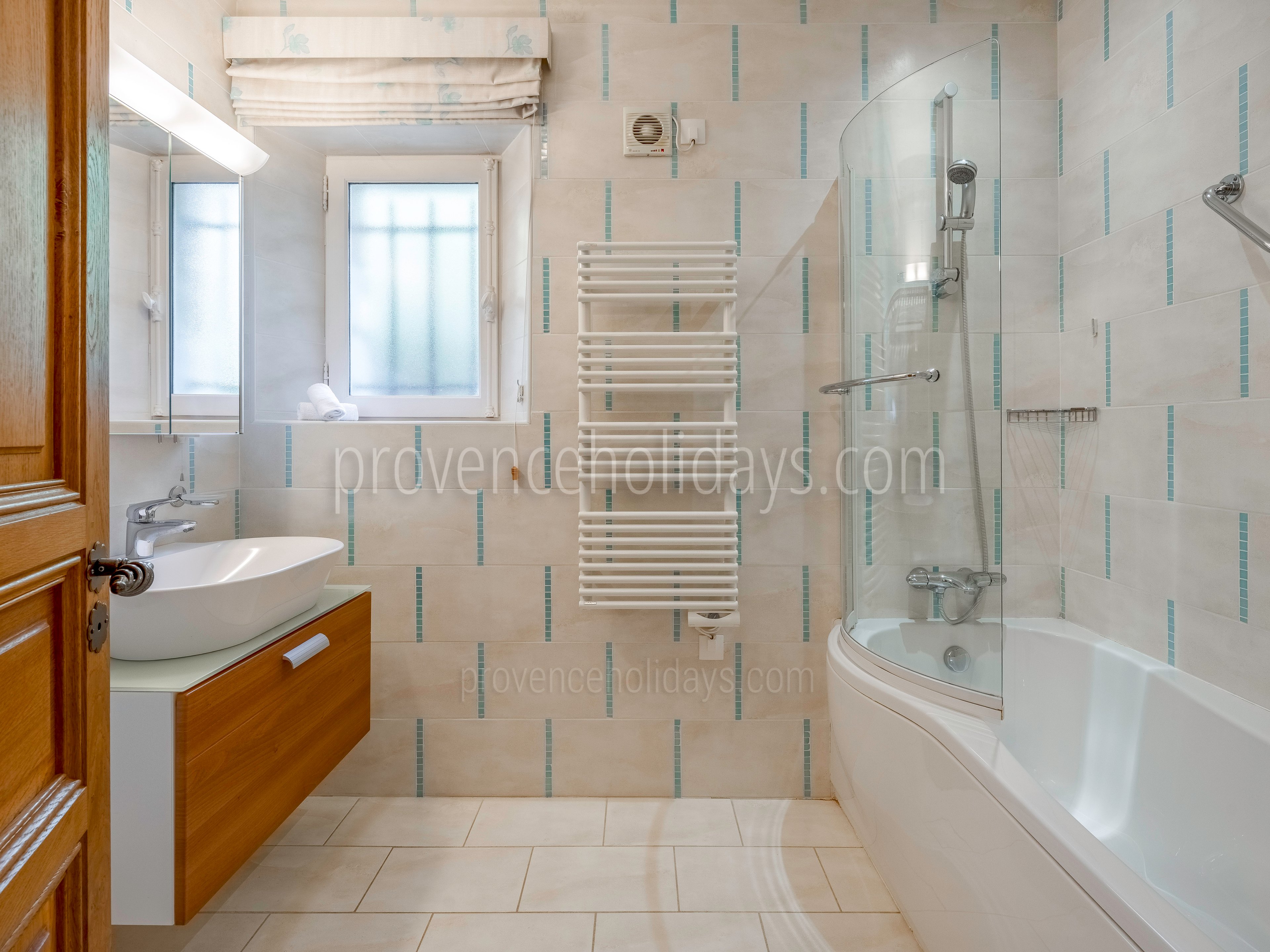 31 - La Pierre d\'Or: Villa: Bathroom