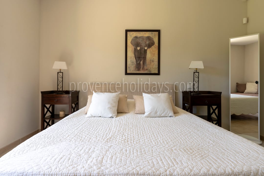 23 - Chez Alare: Villa: Bedroom