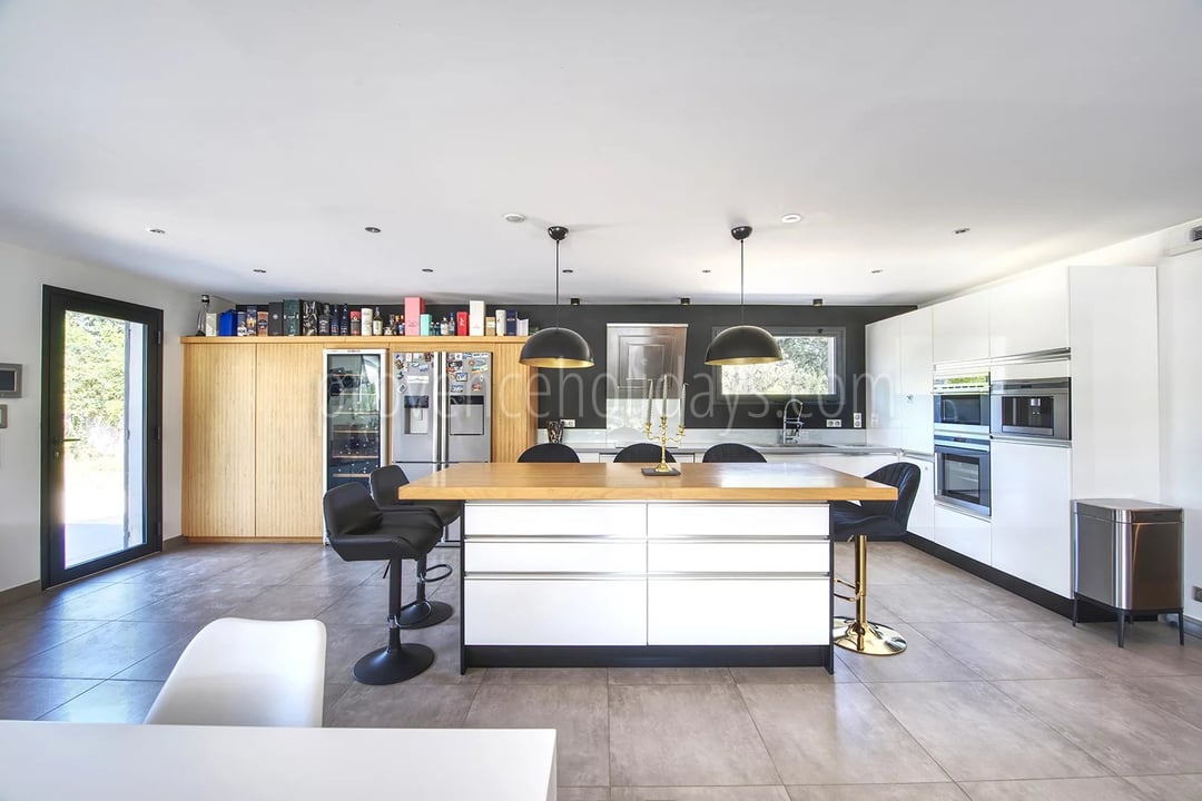 43 - House with pool house in Eyguières: Villa: Interior