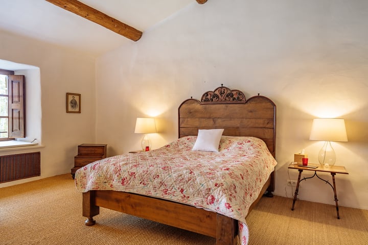 83 - Château de Luberon: Villa: Bedroom