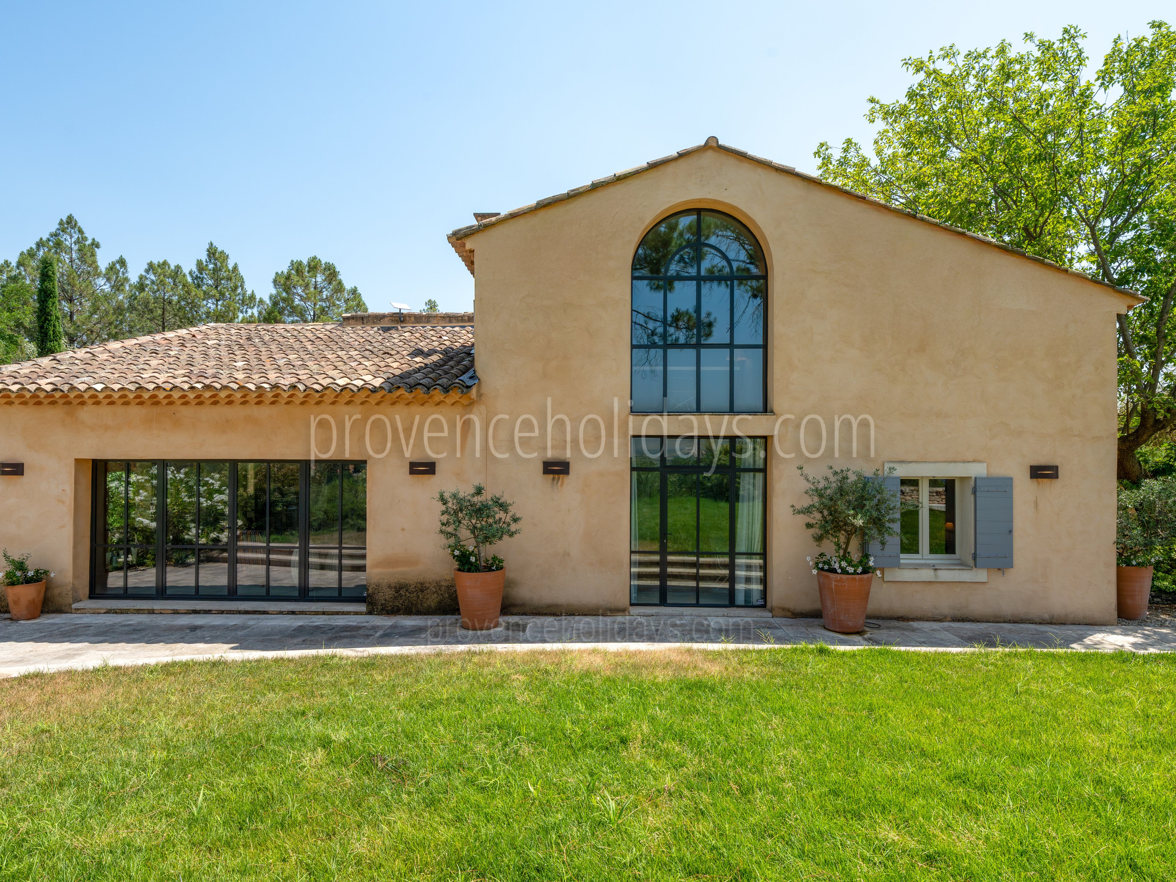 26 - La Maison des Ocres: Villa: Exterior