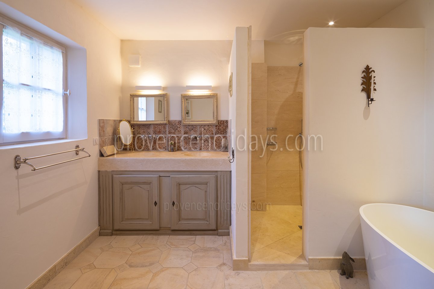 27 - Mas Bonius: Villa: Bathroom