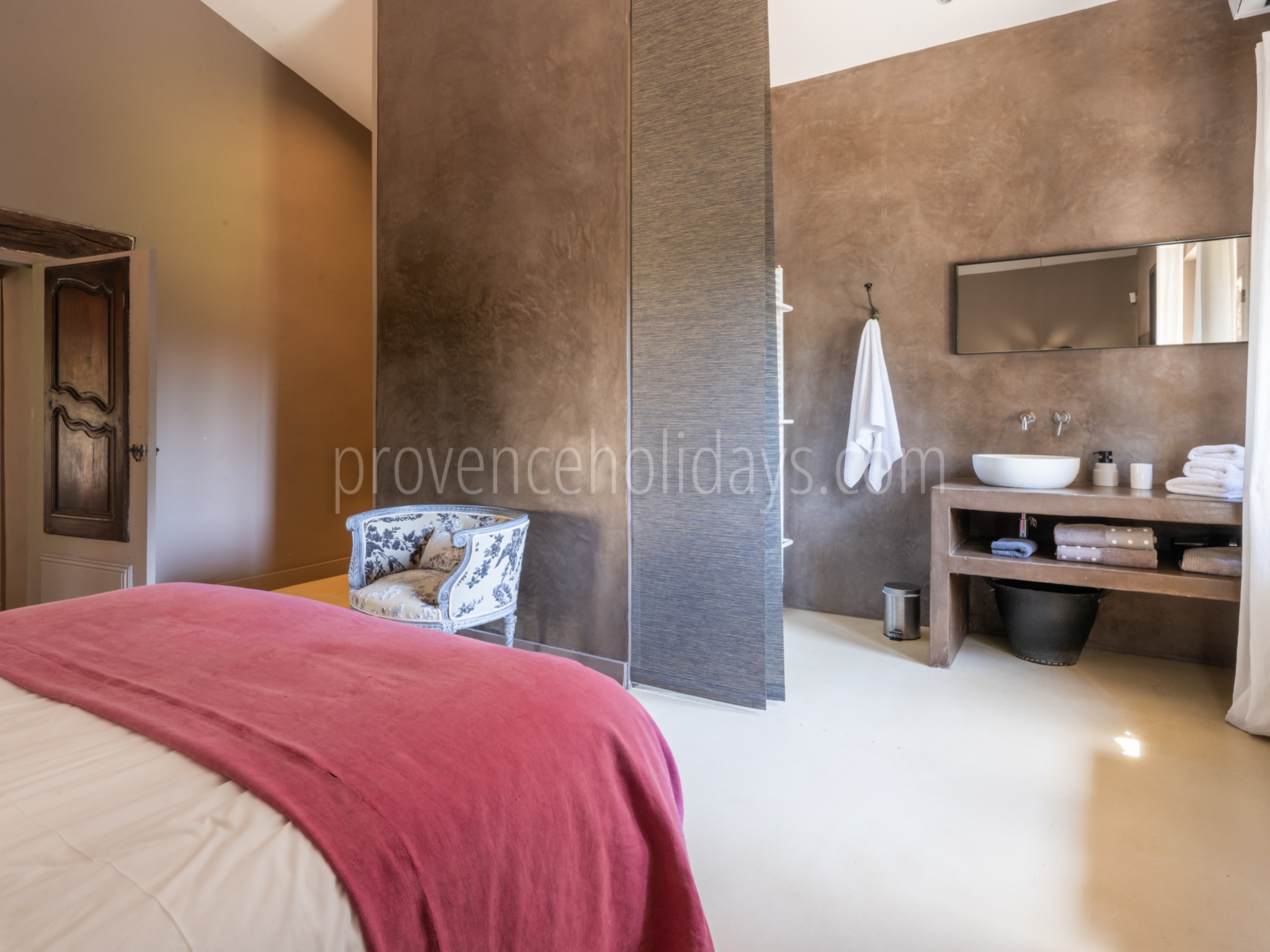 20 - Le Mas aux Gargouilles: Villa: Bedroom