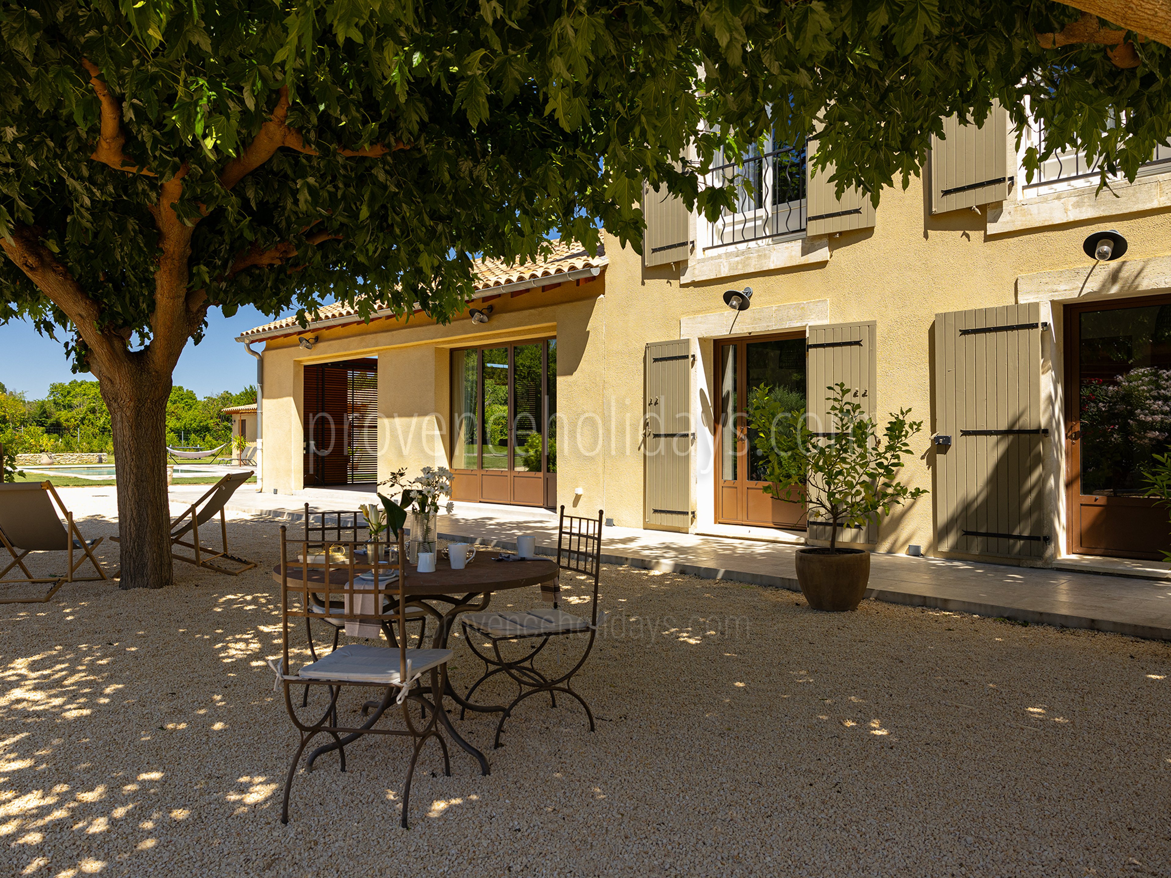 8 - Mas des deux Mûriers: Villa: Exterior