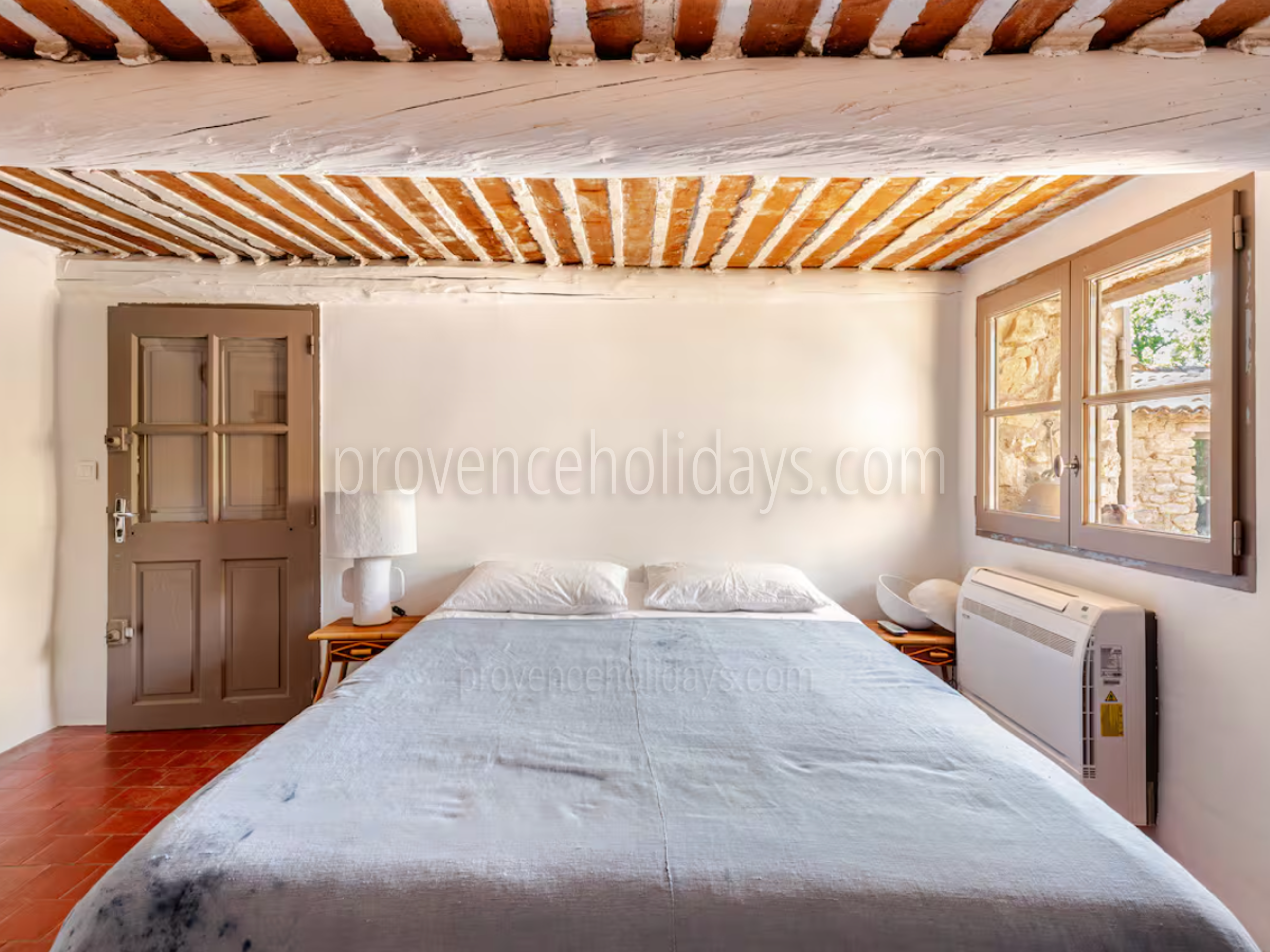21 - Les Vues du Luberon: Villa: Bedroom