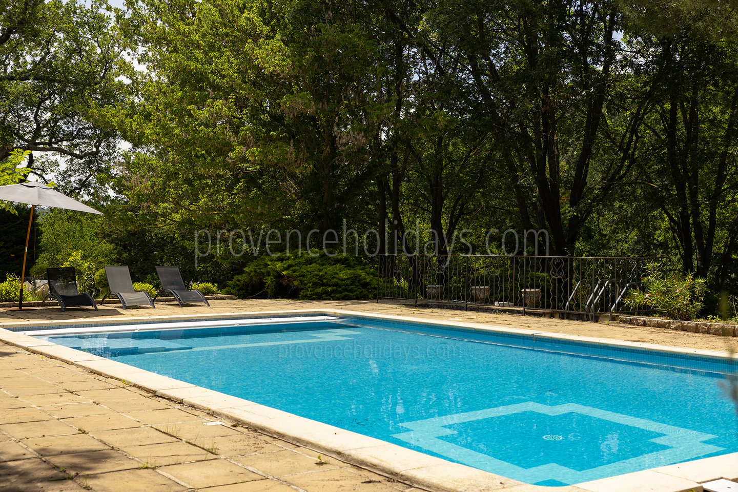 30 - Le Mas d\'Ansouis: Villa: Pool