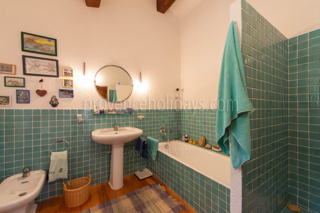 6 - Villa Valombreuse: Villa: Bathroom