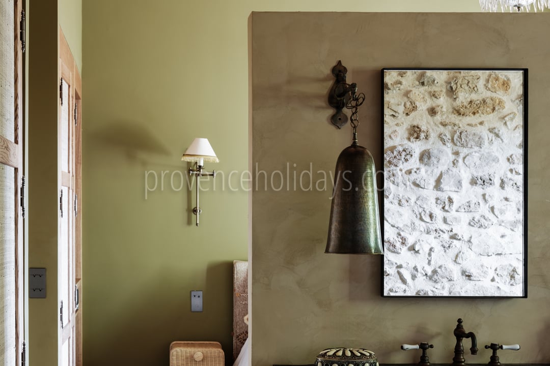 39 - Mas des Oliviers: Villa: Bathroom