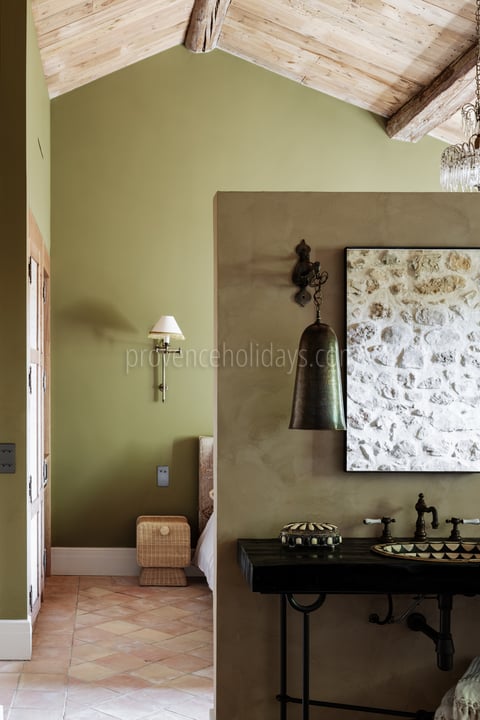 39 - Mas des Oliviers: Villa: Bathroom