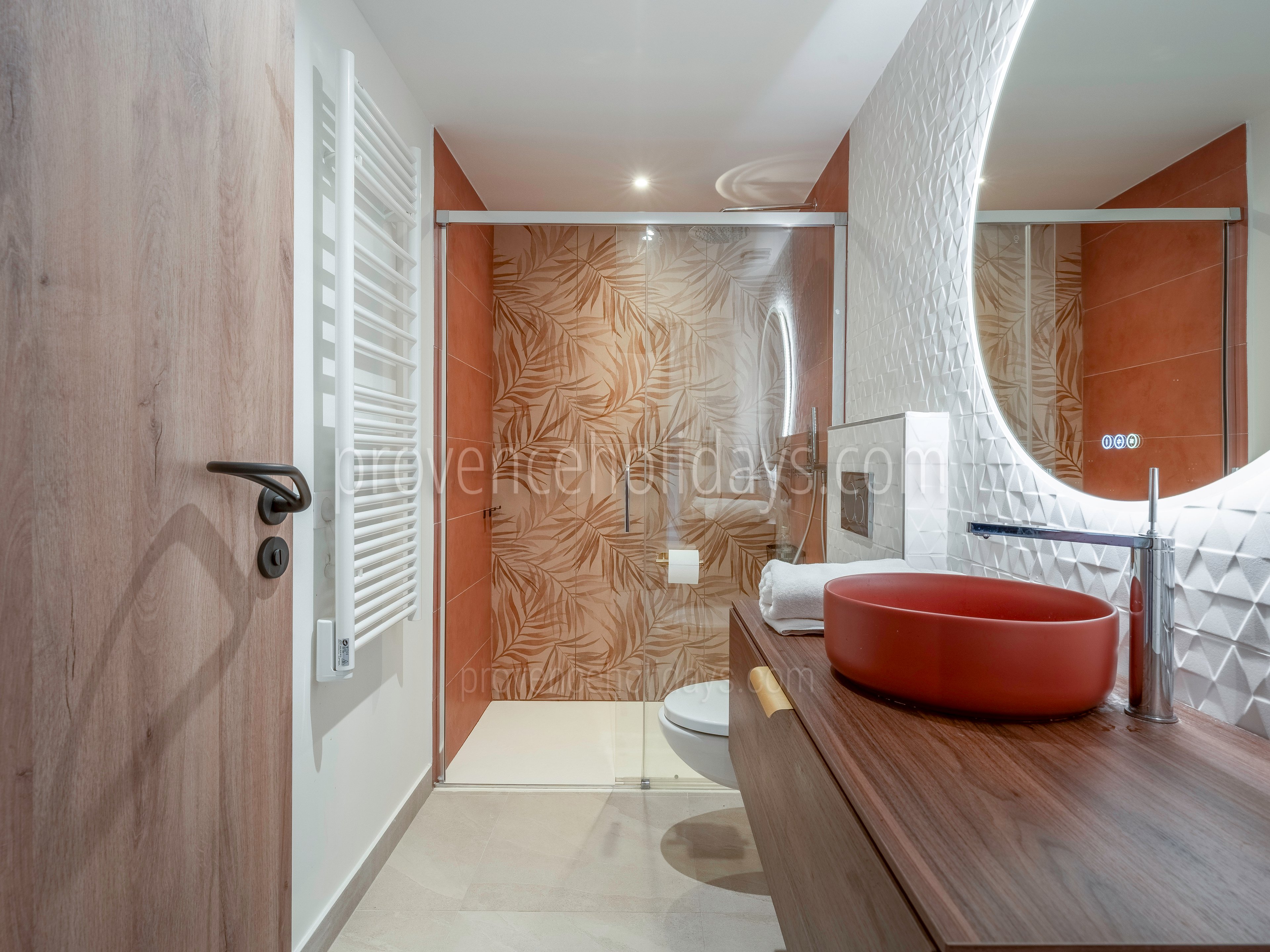 19 - Mas du Repos: Villa: Bathroom 1