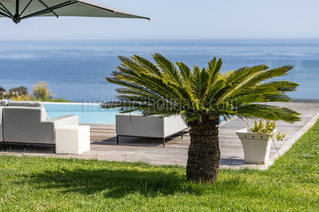 16 - Villa Toulon: Villa: Exterior