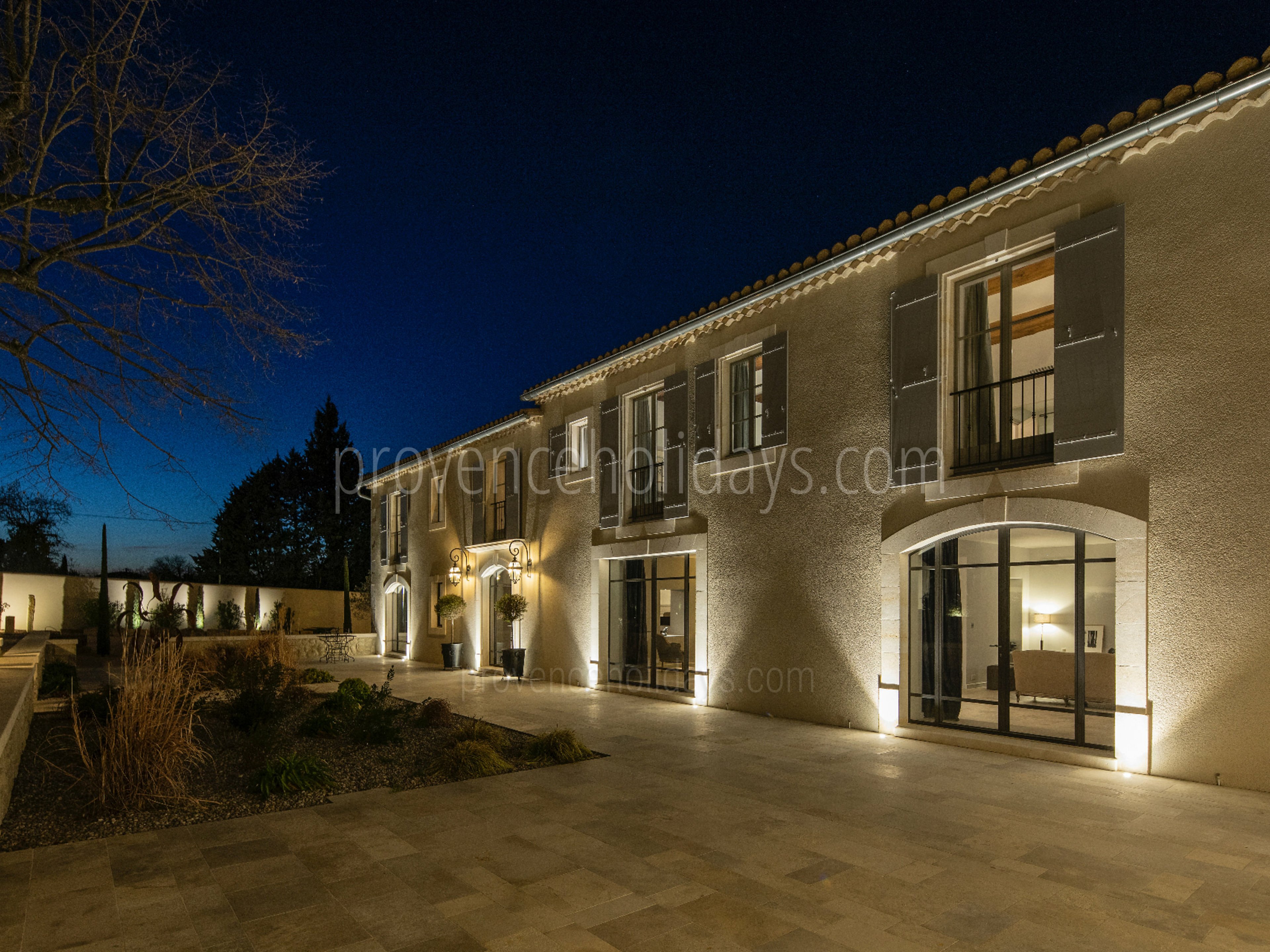 47 - Mas Van Gogh: Villa: Exterior
