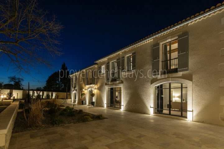 47 - Mas Van Gogh: Villa: Exterior