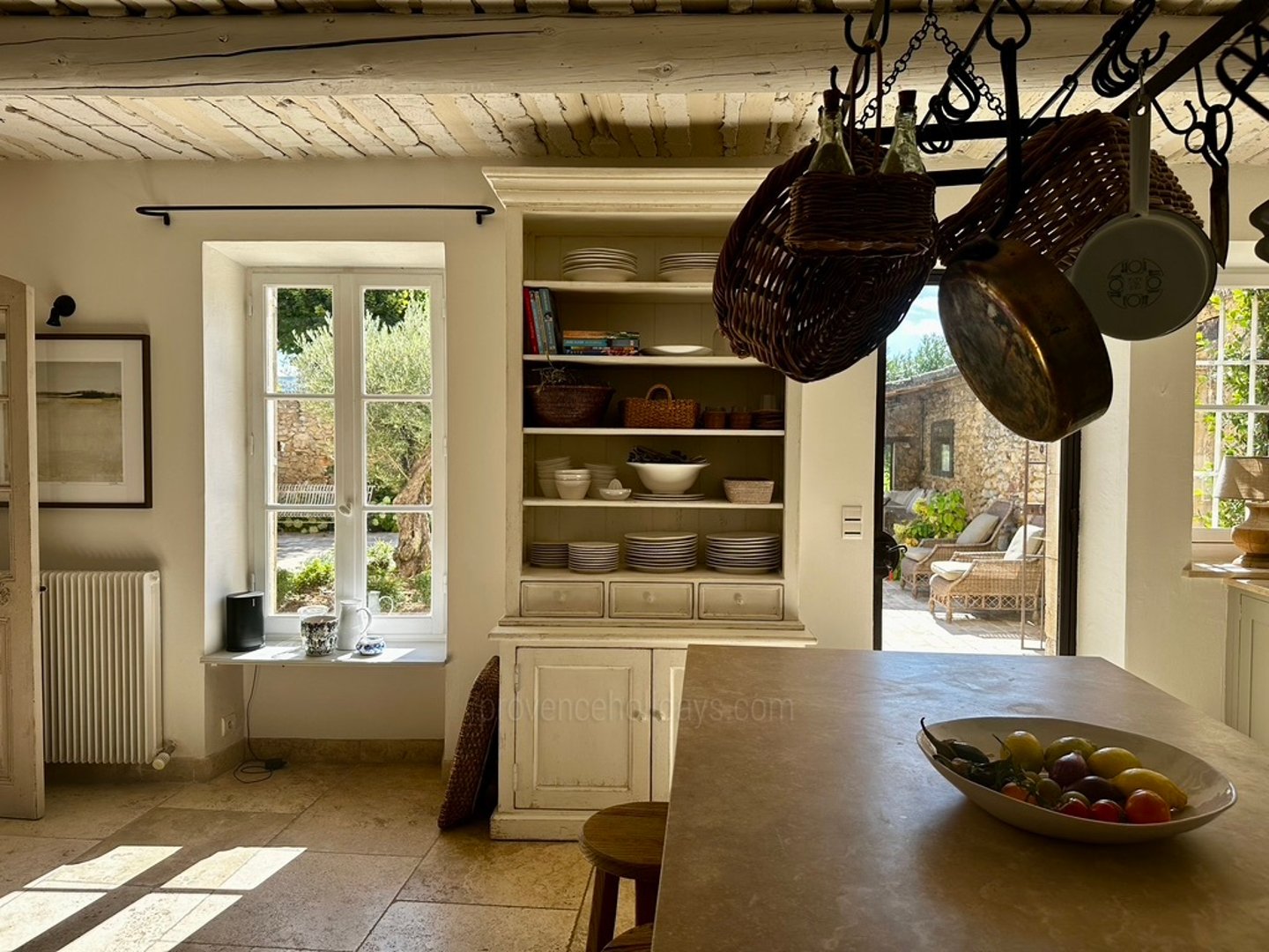 6 - Mas Sérénité: Villa: Interior