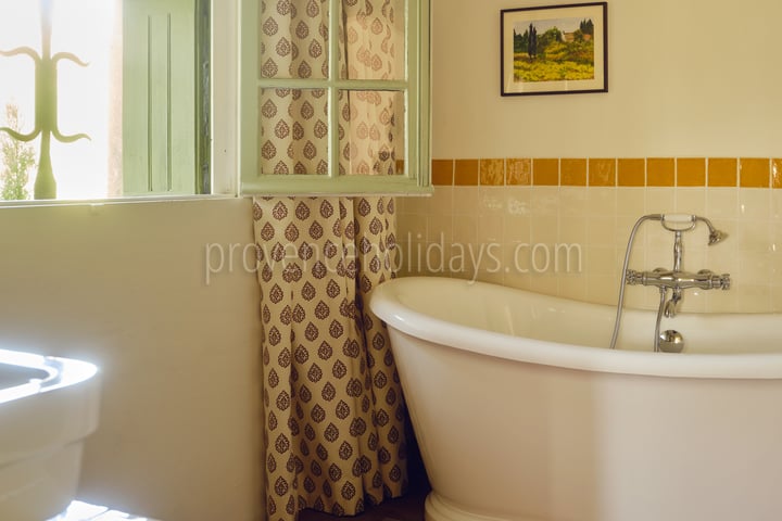 17 - La Mosaïque d\'Eygalières: Villa: Bathroom