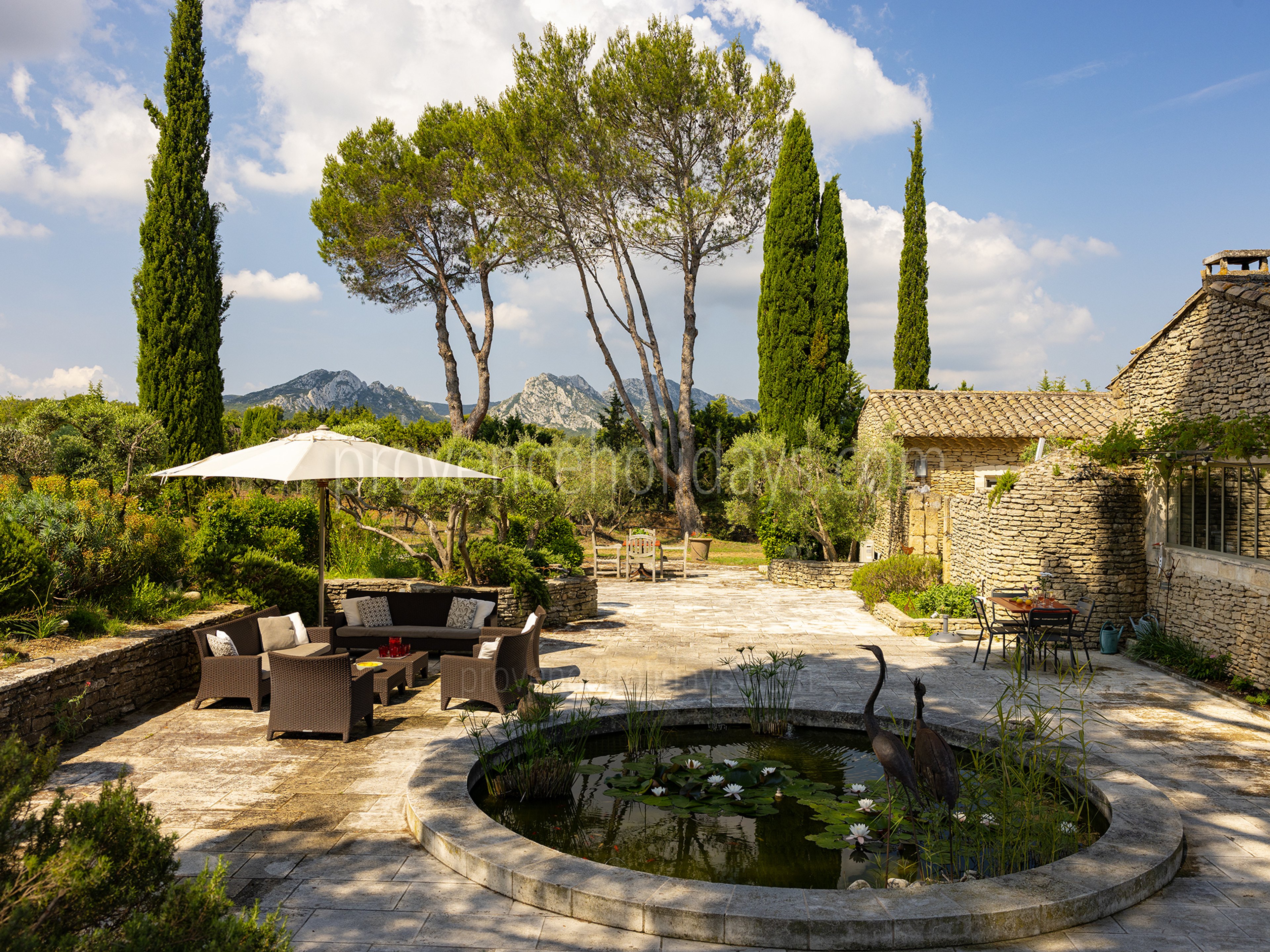 22 - Mas de Tournesol: Villa: Exterior