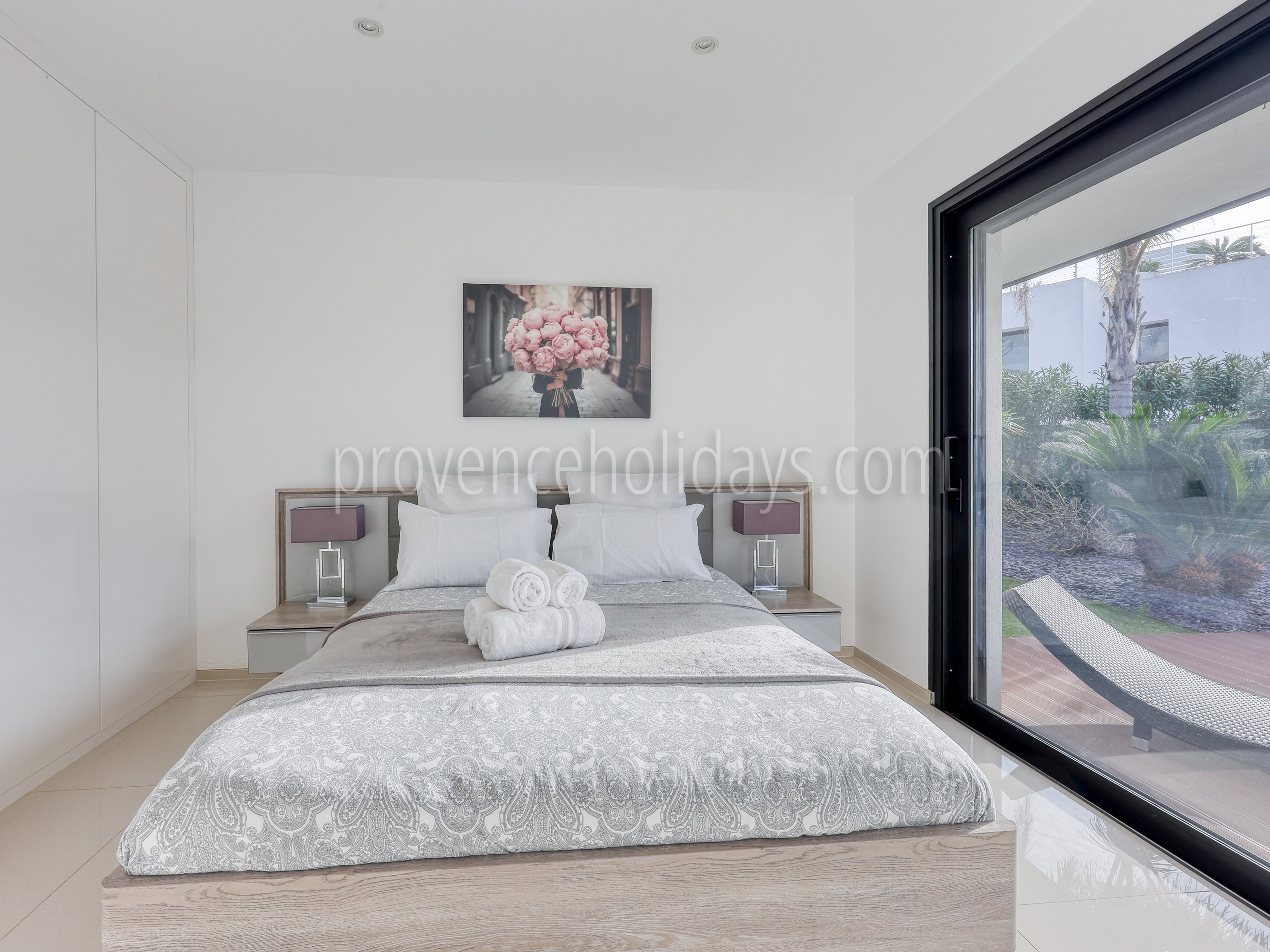 9 - Villa Sea Pearl: Villa: Bedroom