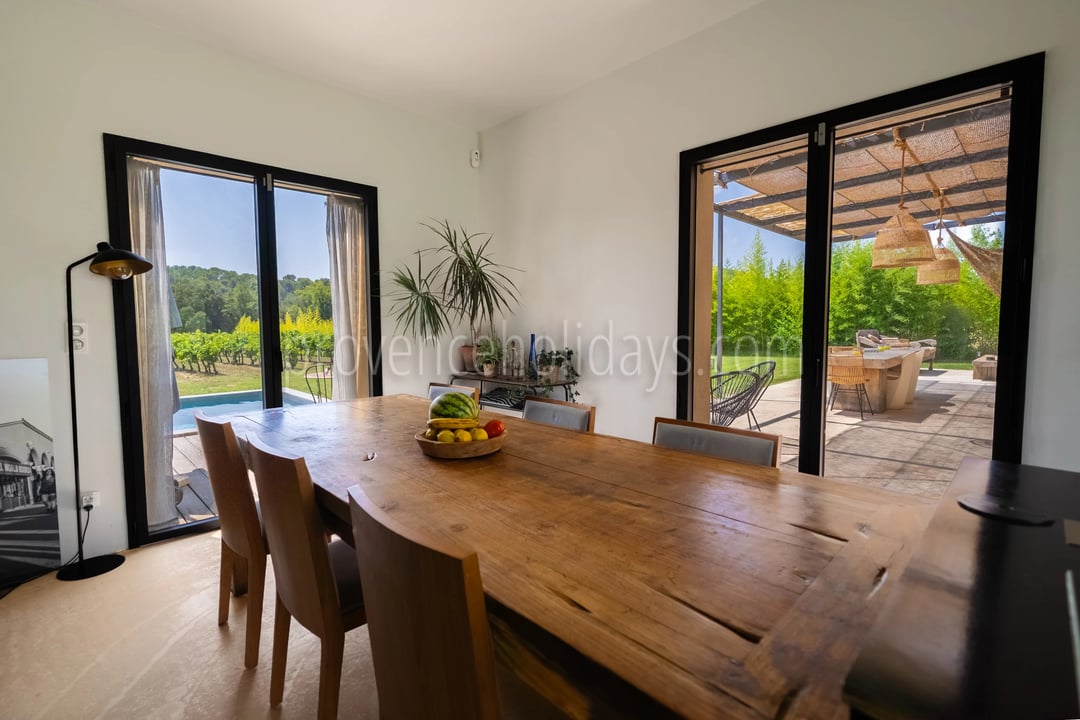 10 - FOR SALE – Charming property with a pool in Vaugines, near Lourmarin – panoramic view of the Luberon.: Villa: Interior