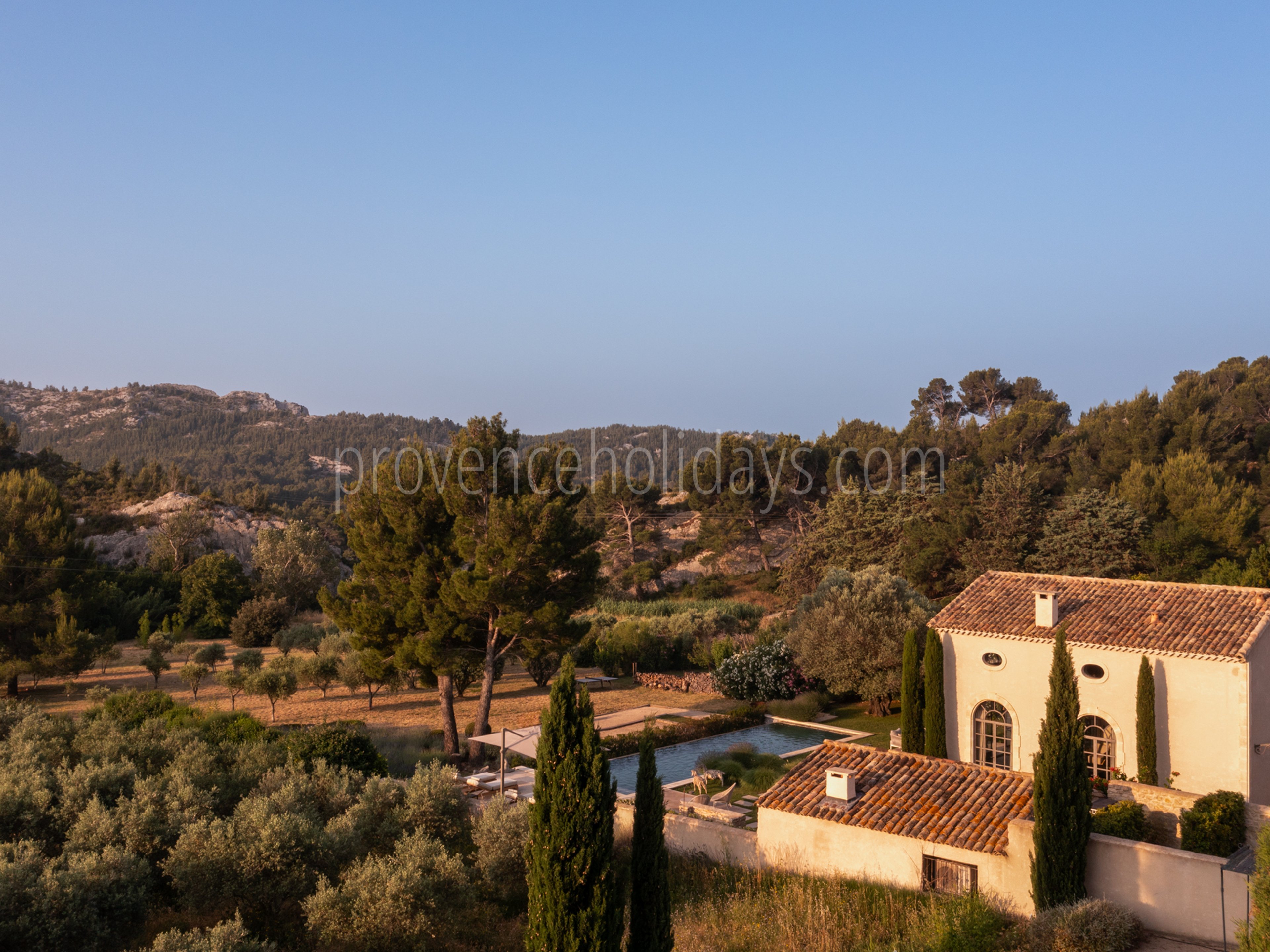 40 - La Bastide de Maussane: Villa: Pool