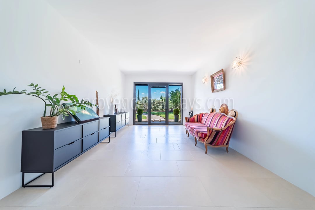10 - Villa with pool in Gordes: Villa: Interior