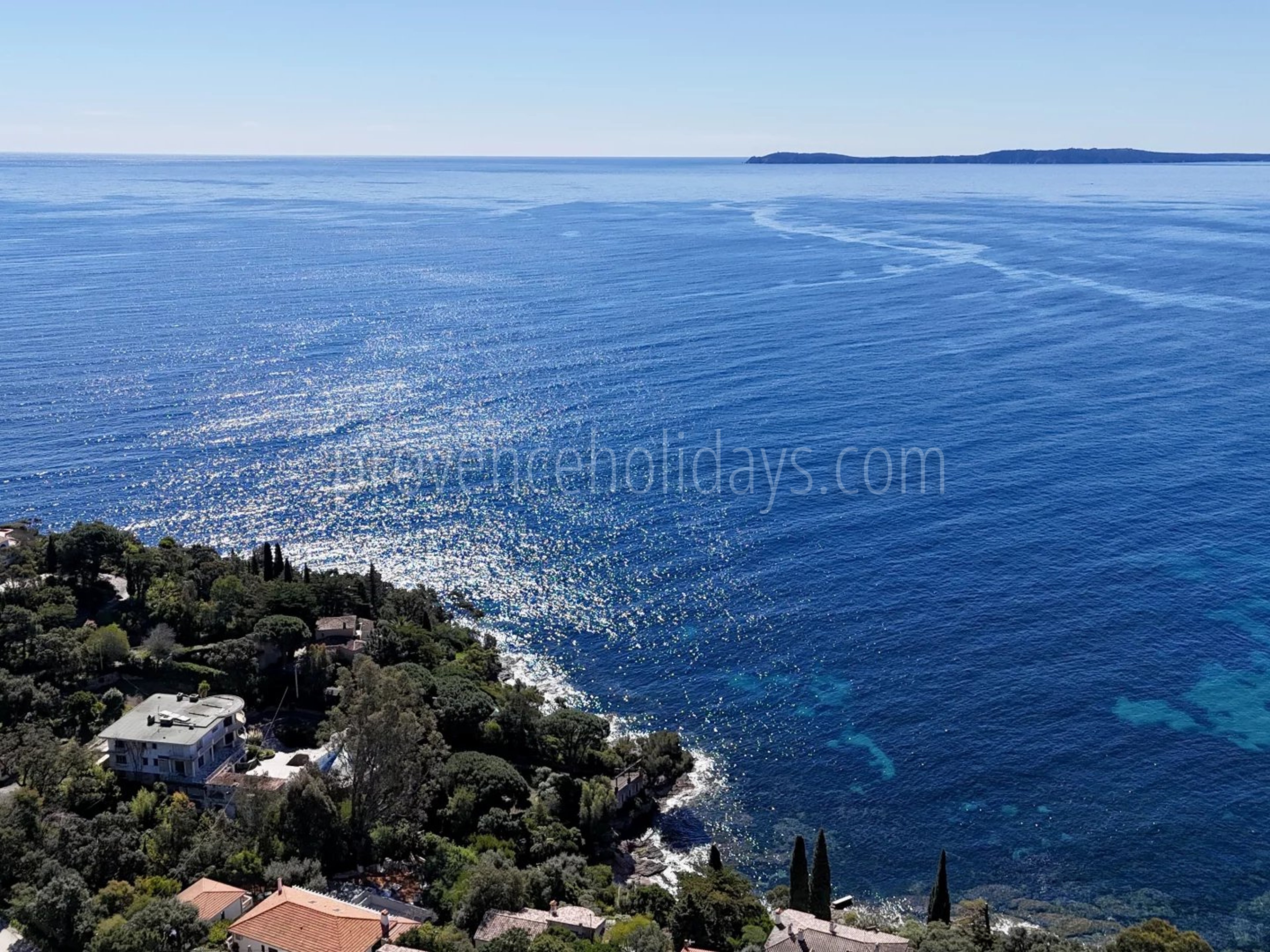 2 - Woning uit de jaren 70 in Rayol-Canadel-sur-Mer: Villa: Exterior