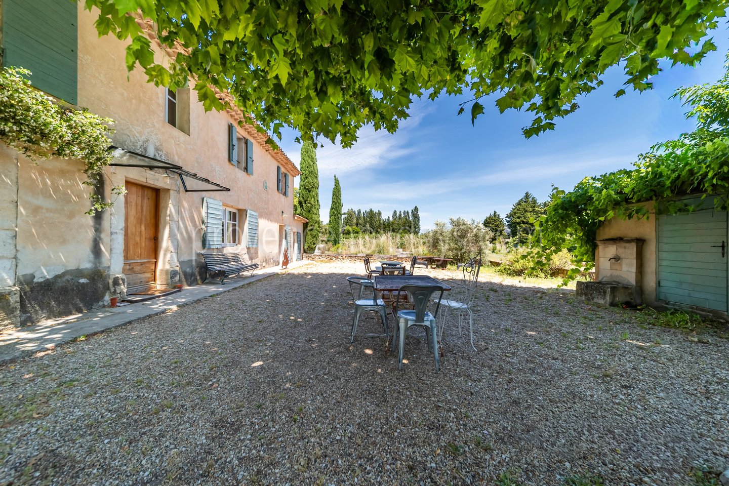 Characterful mas in Cavaillon - 12