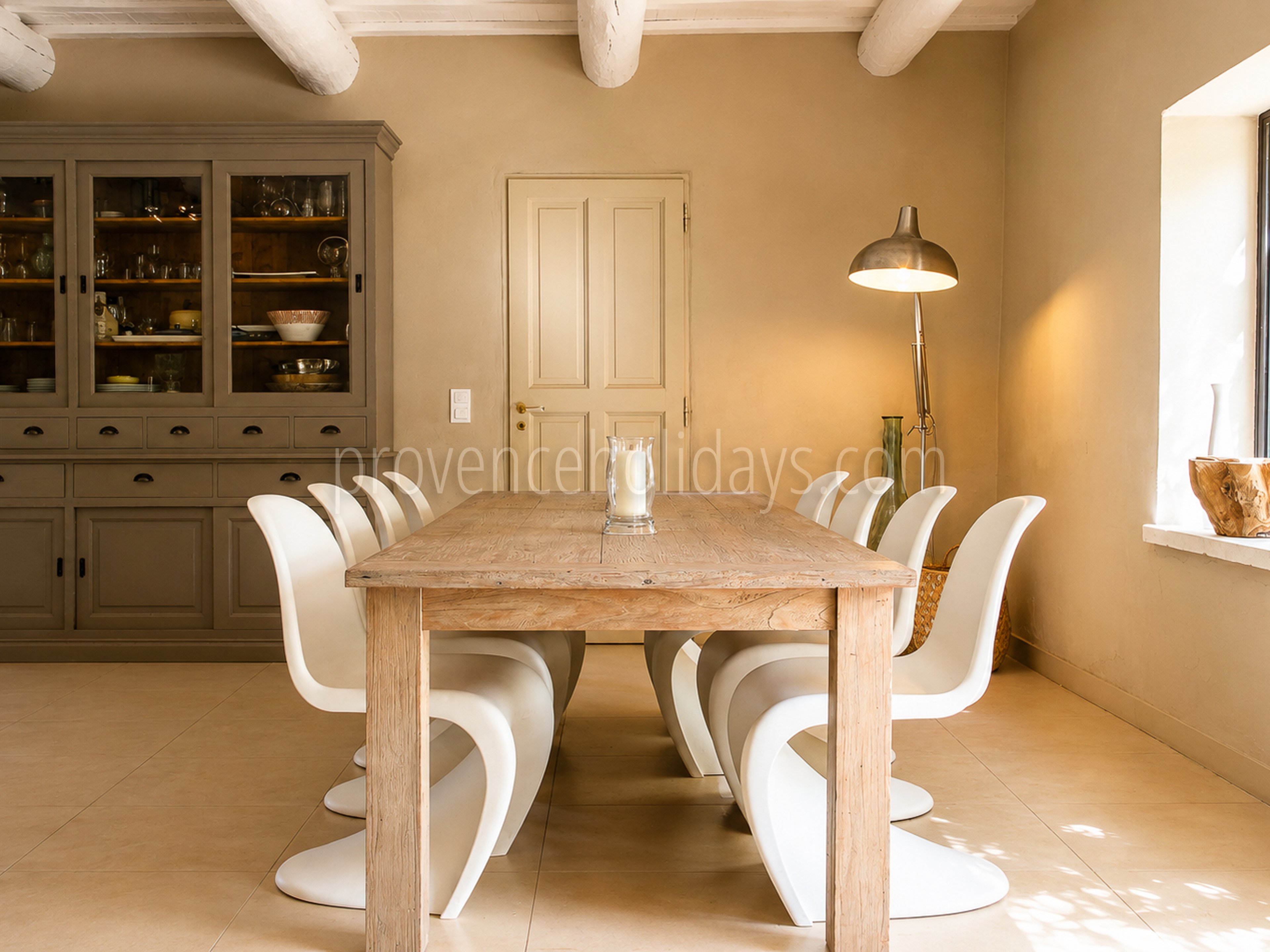 26 - Bauernhaus mit Blick auf den Luberon: Villa: Interior
